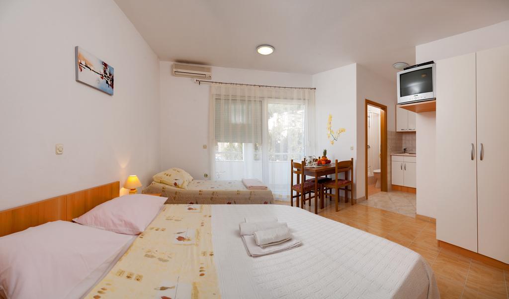 House Marta Apartment Baška Voda Стая снимка