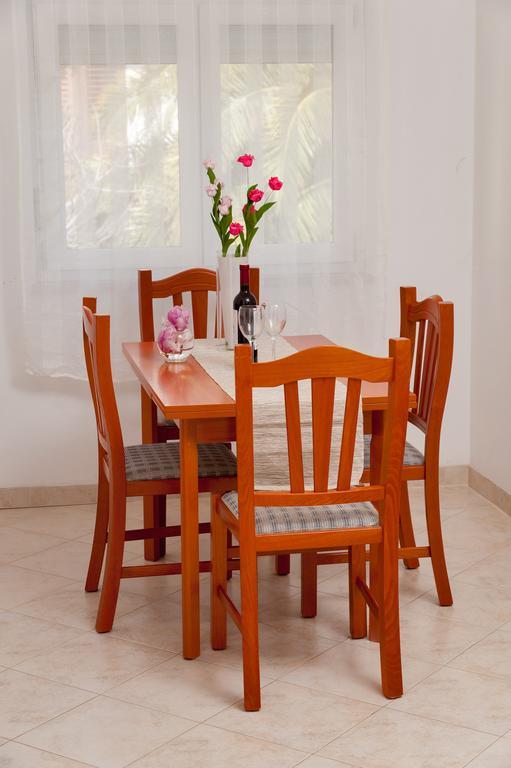 House Marta Apartment Baška Voda Стая снимка