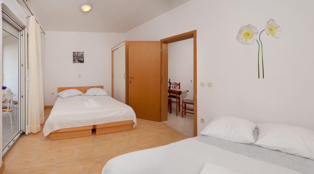 House Marta Apartment Baška Voda Стая снимка