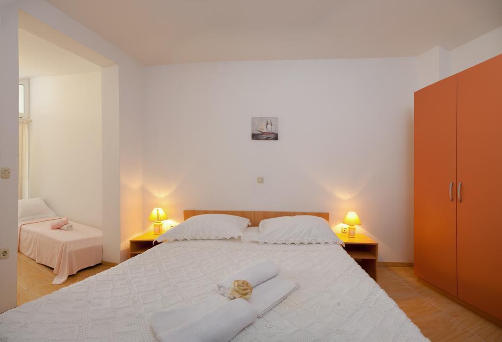 House Marta Apartment Baška Voda Стая снимка
