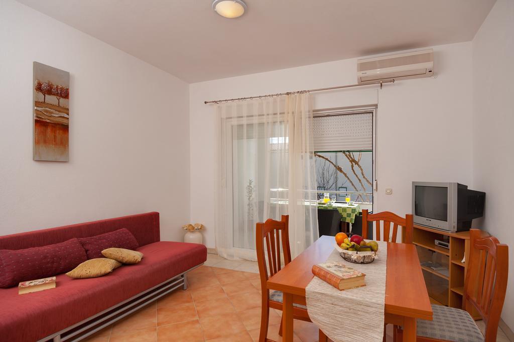 House Marta Apartment Baška Voda Стая снимка