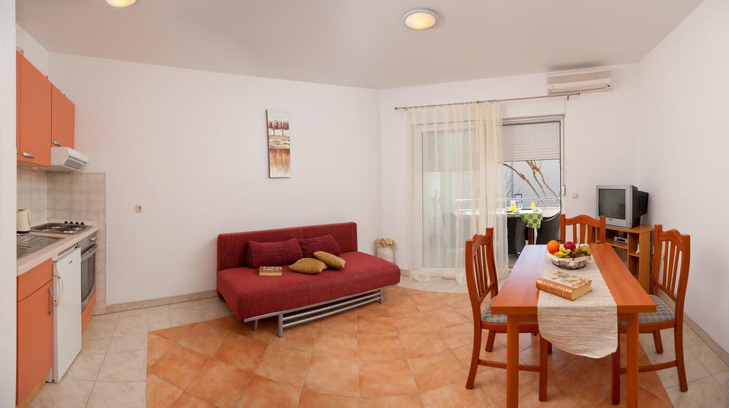 House Marta Apartment Baška Voda Стая снимка