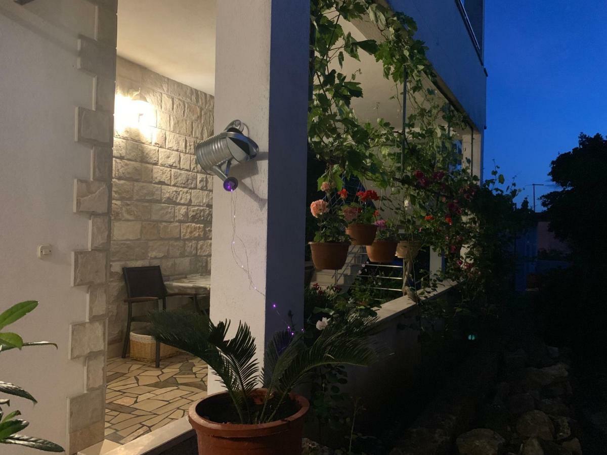House Marta Apartment Baška Voda Екстериор снимка